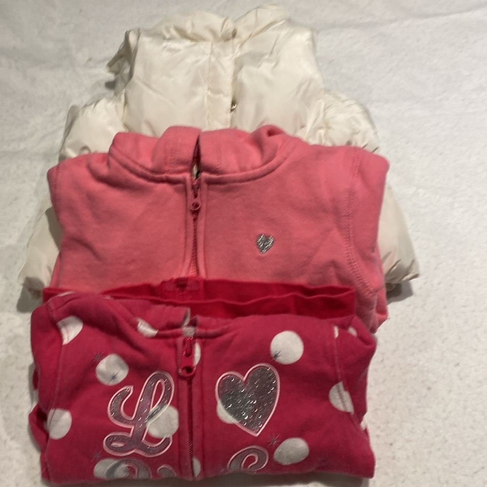 BABY GAP VEST , AND TWO GORGEOUS HOODIES SIZE 18-24 .